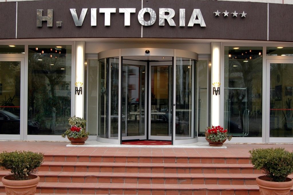 Hotel Vittoria Riccione Exterior photo